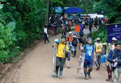 Empieza el rescate de los niños atrapados en una cueva inundada en Tailandia